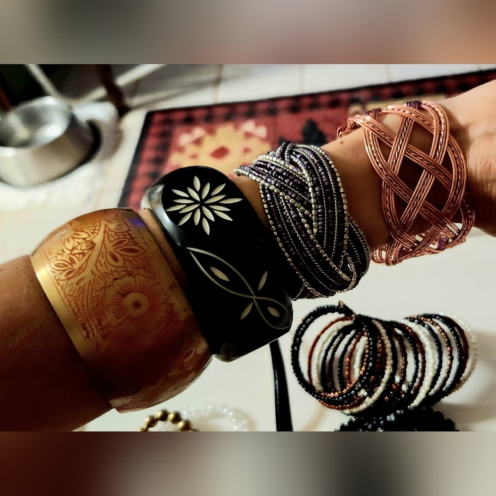 Fun bracelets - Picture 2 of 5
